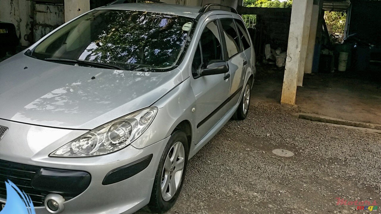 2008' Peugeot photo #1