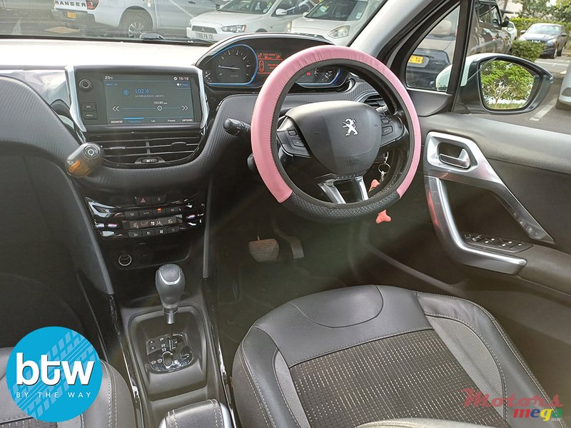 2020' Peugeot 2008 Allure photo #5