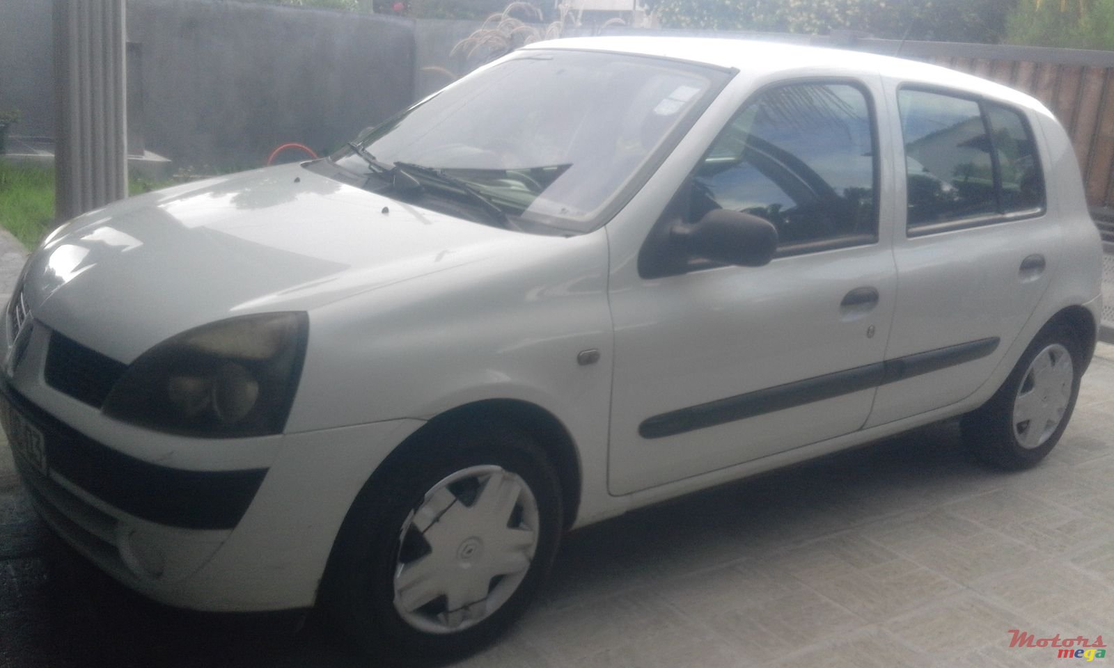 2003' Renault photo #1