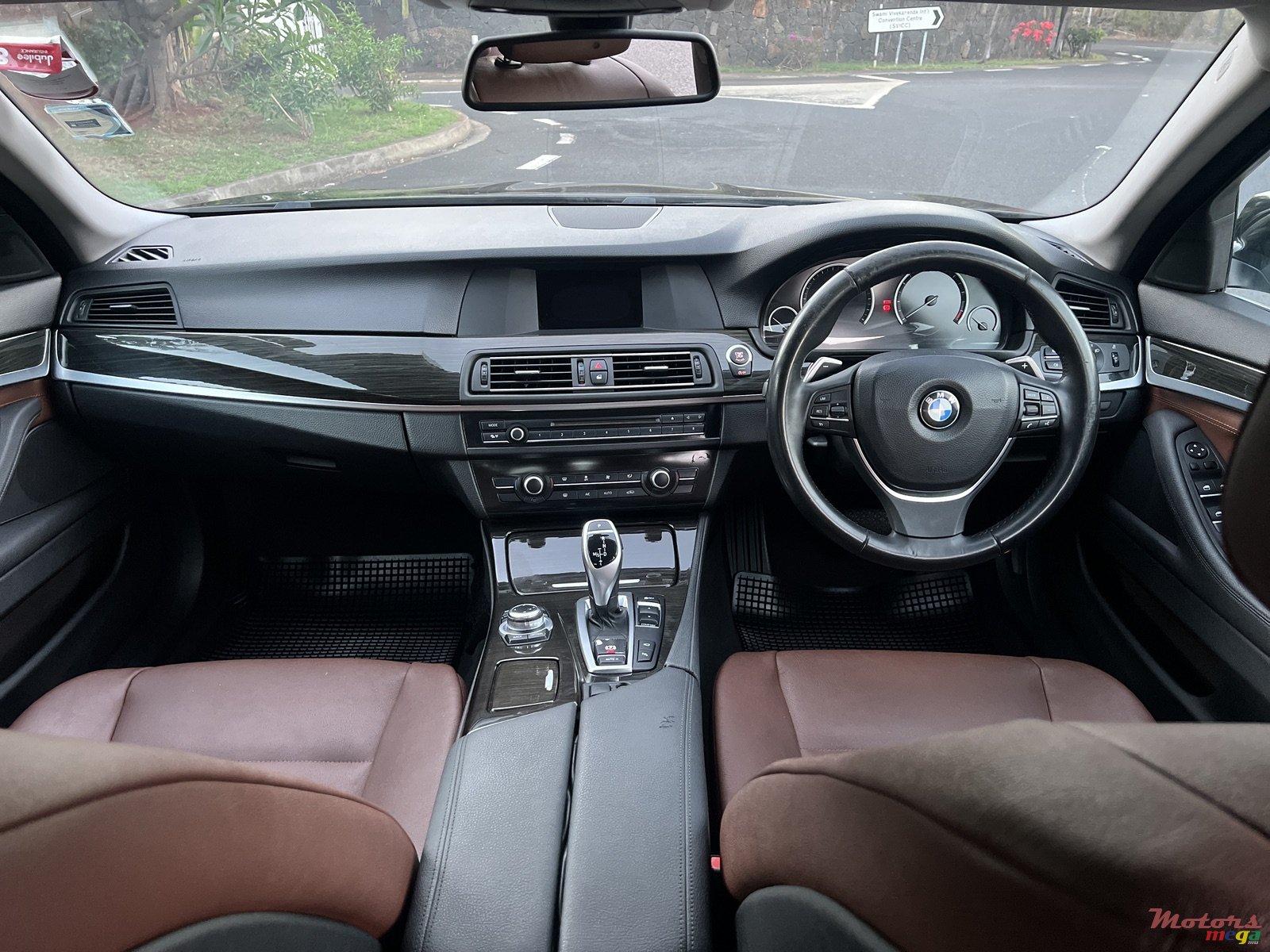 2013' BMW 520 photo #7