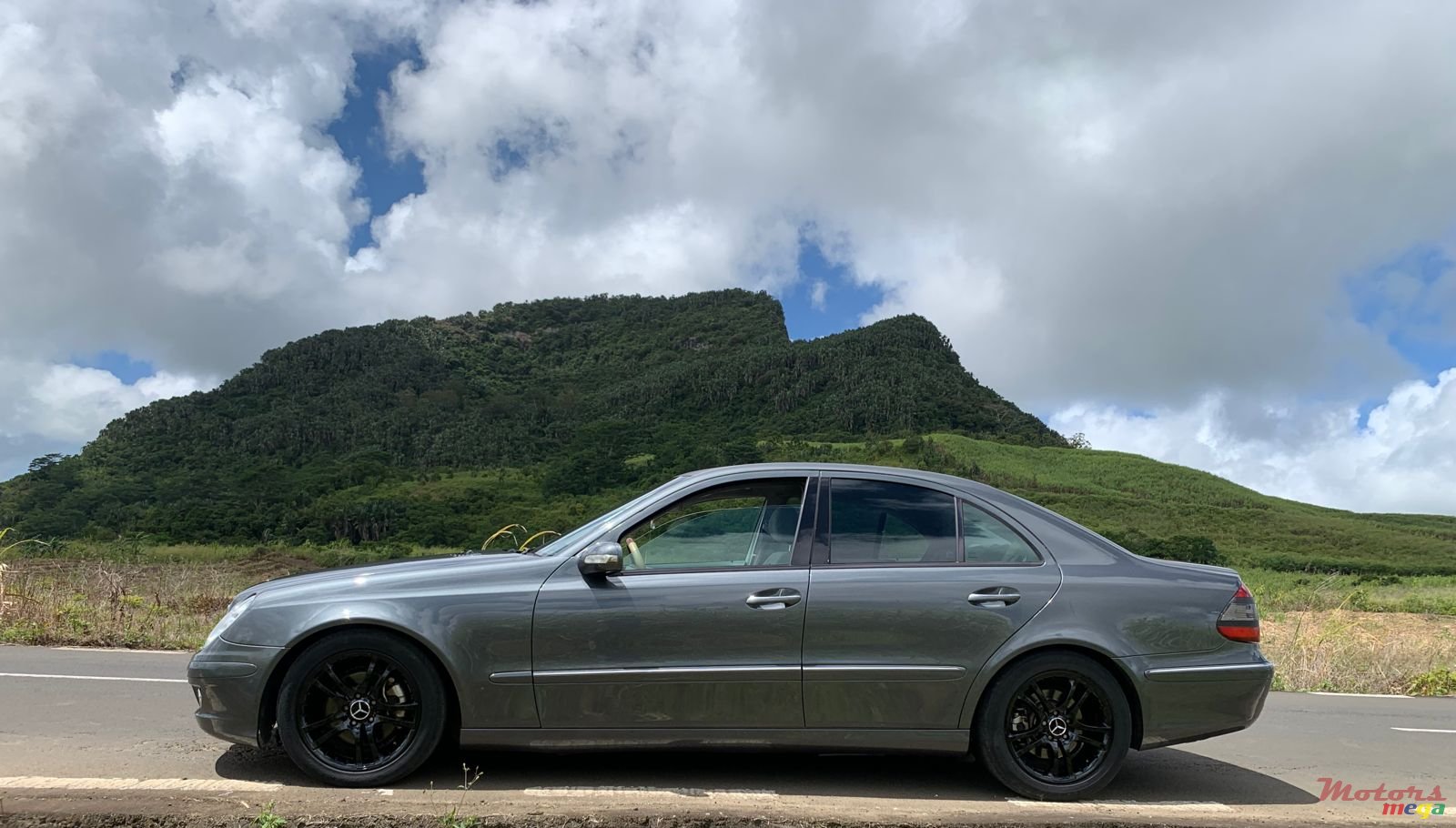 2006' Mercedes-Benz E 320 CDI photo #6