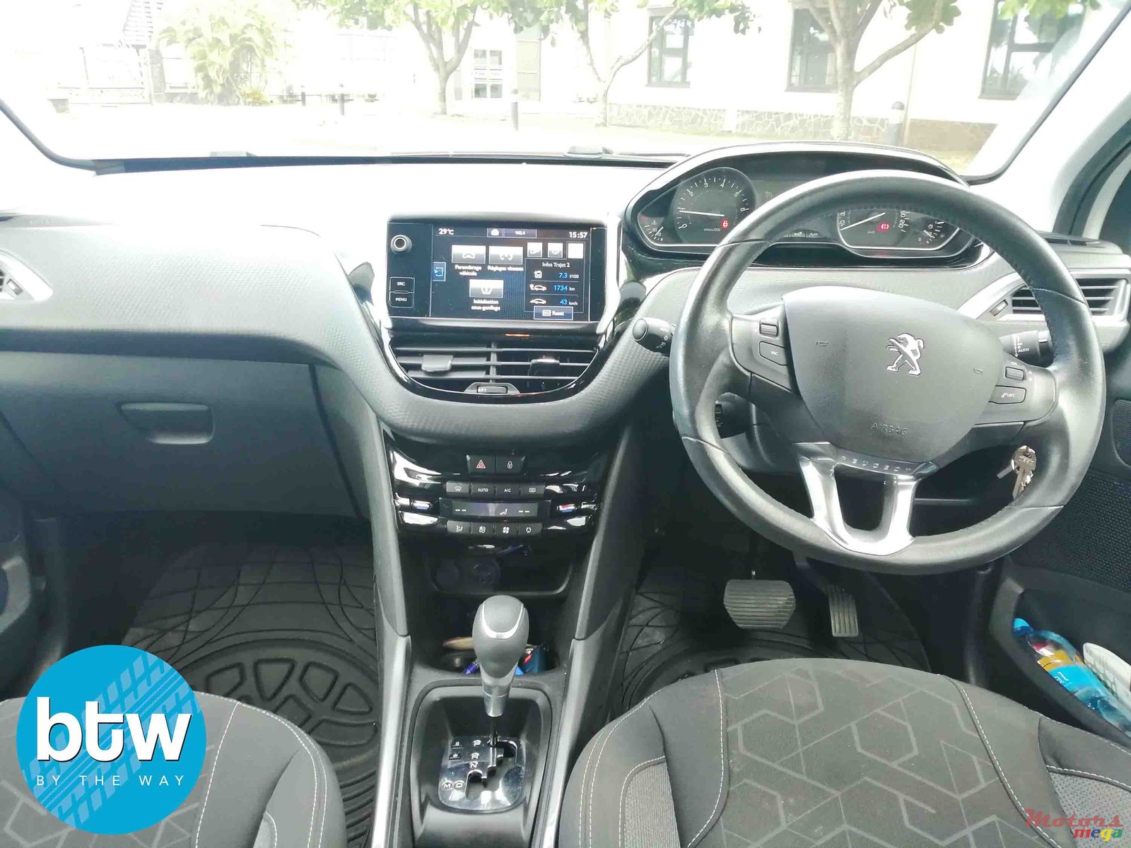 2017' Peugeot 2008 photo #6