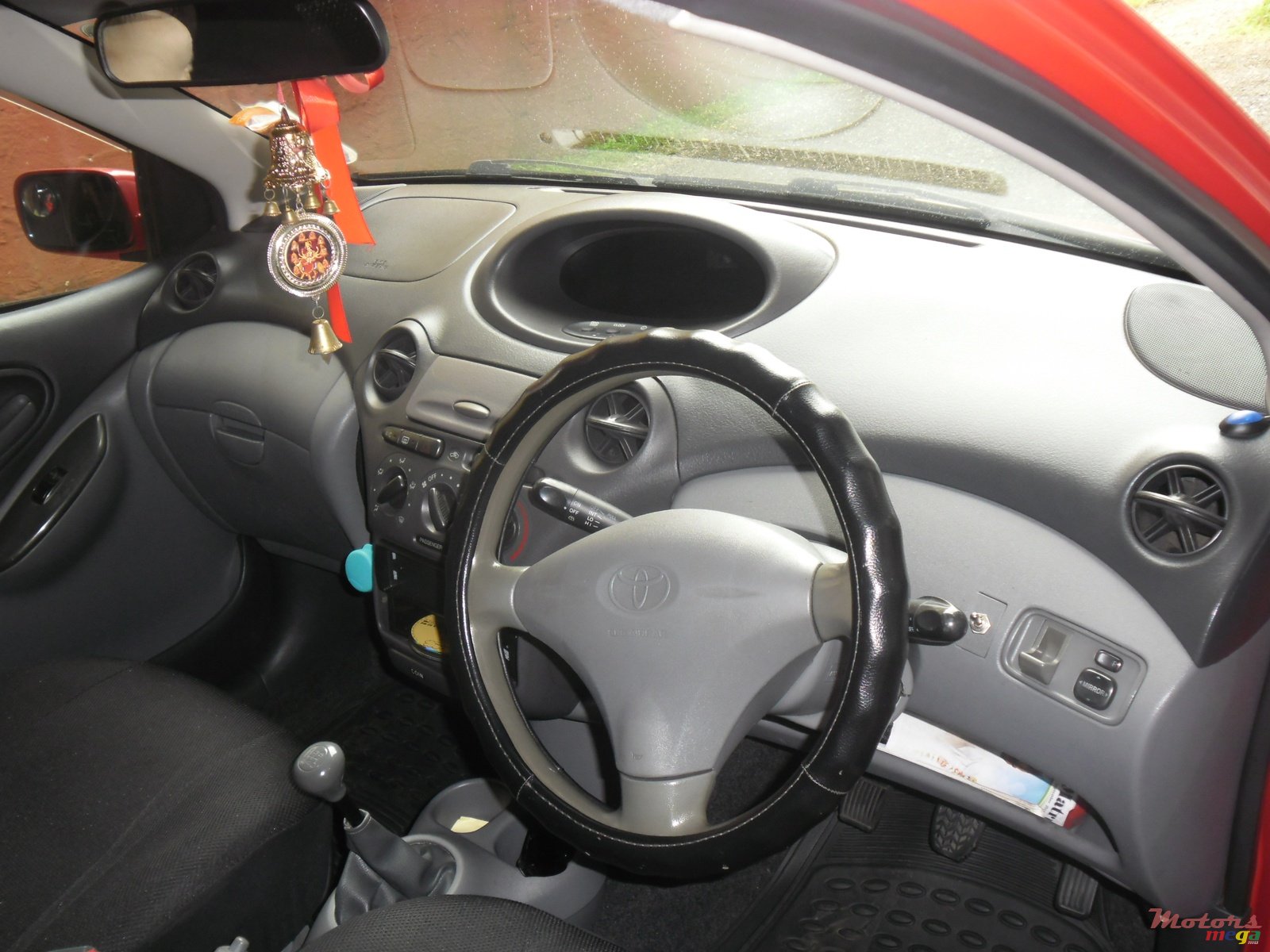 2000' Toyota VITZ photo #1