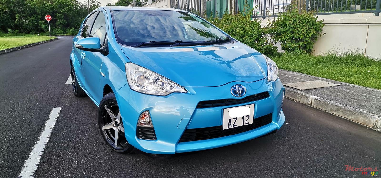 2012' Toyota Aqua photo #1