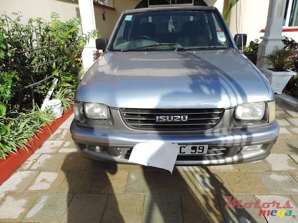 1999' Isuzu photo #1