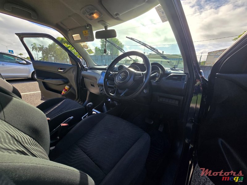 2021' Suzuki Swift photo #6