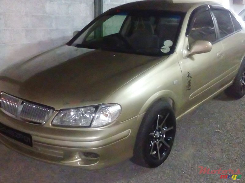 2001' Nissan Sunny photo #1