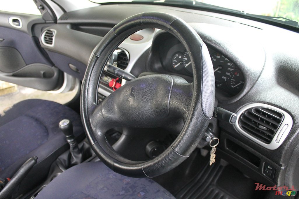 1999' Peugeot 206 photo #6
