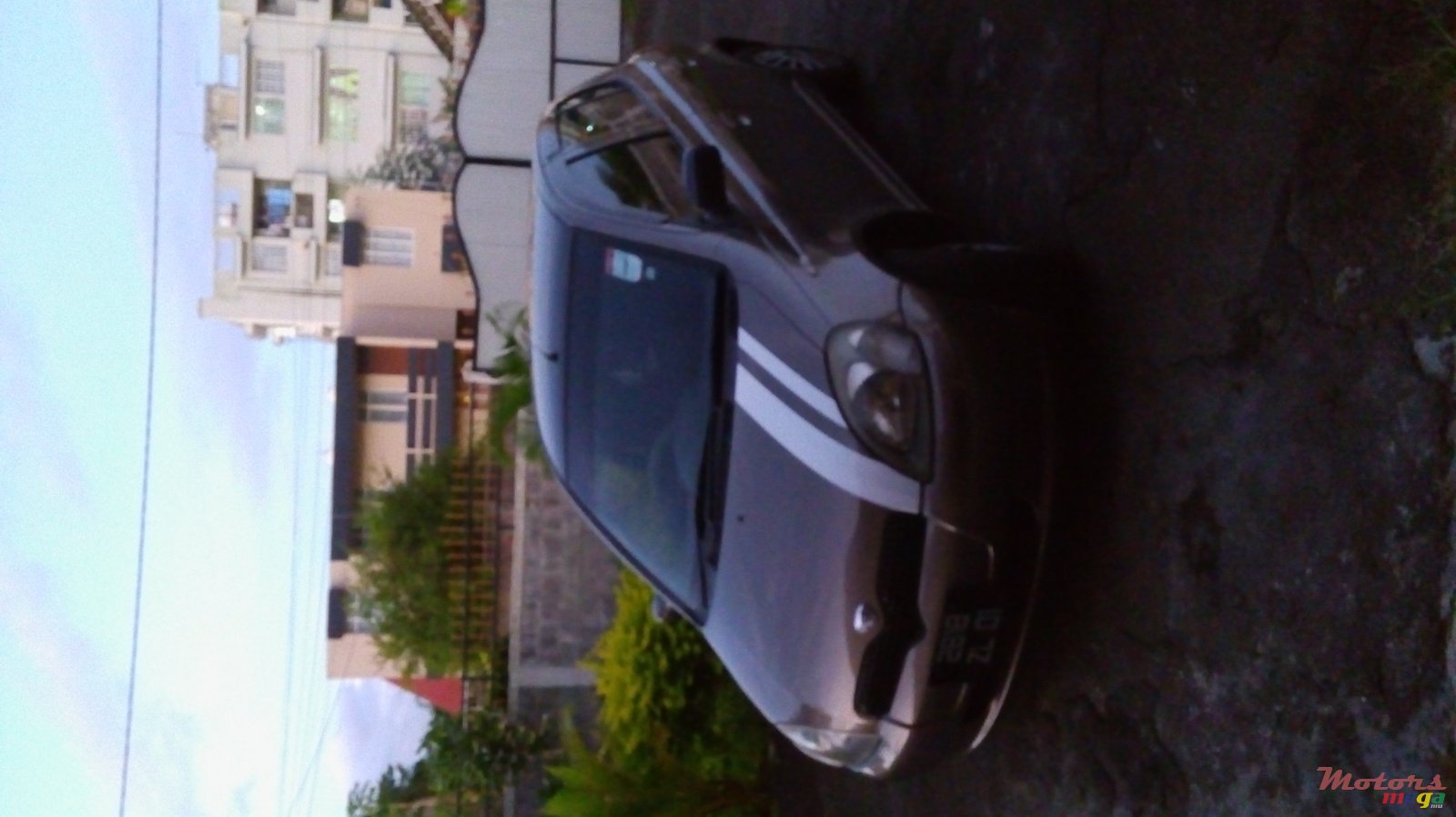 2001' Toyota Vitz photo #1