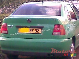 2002' Volkswagen Polo Classic photo #3