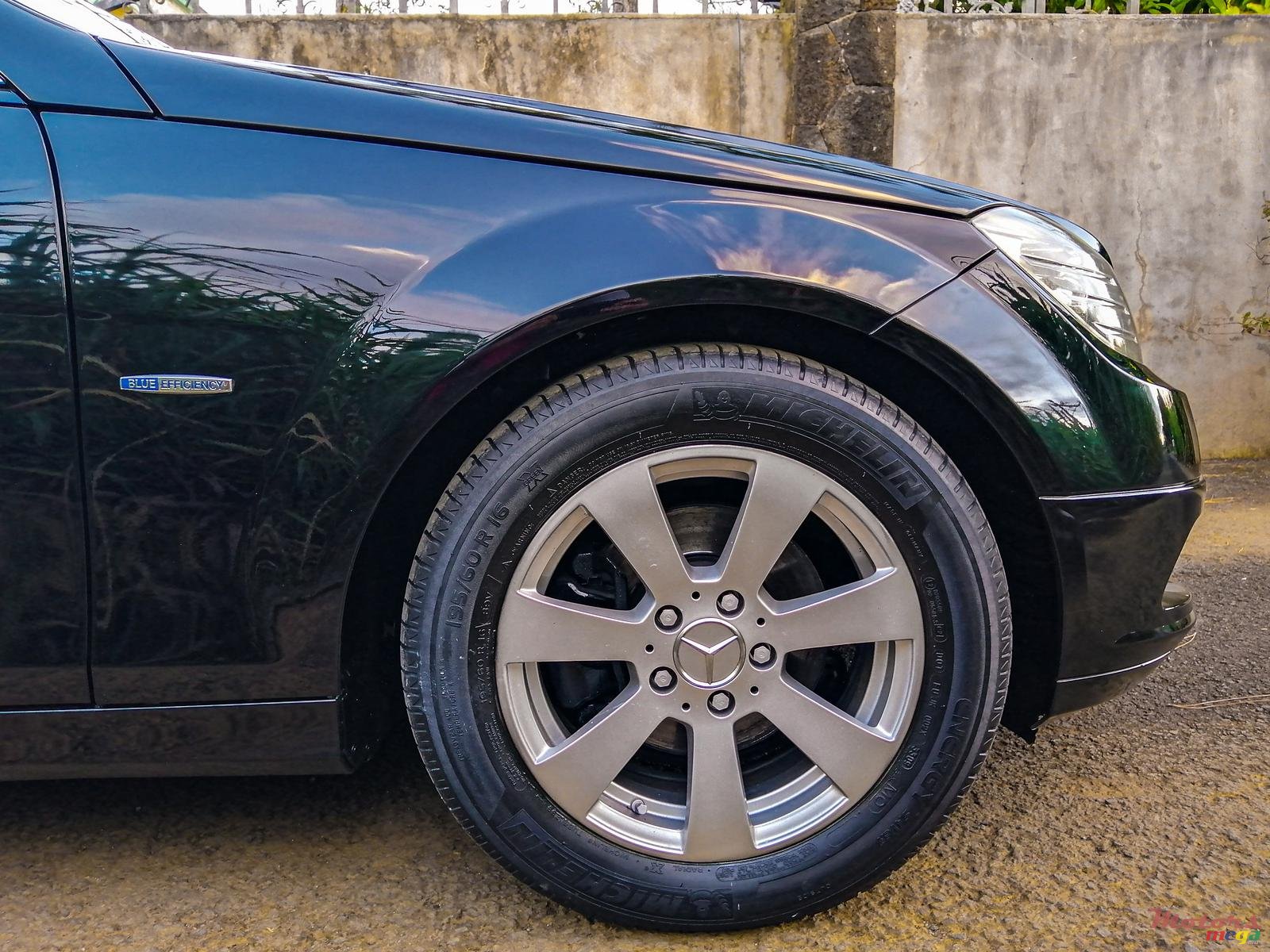 2010' Mercedes-Benz C-Class photo #4