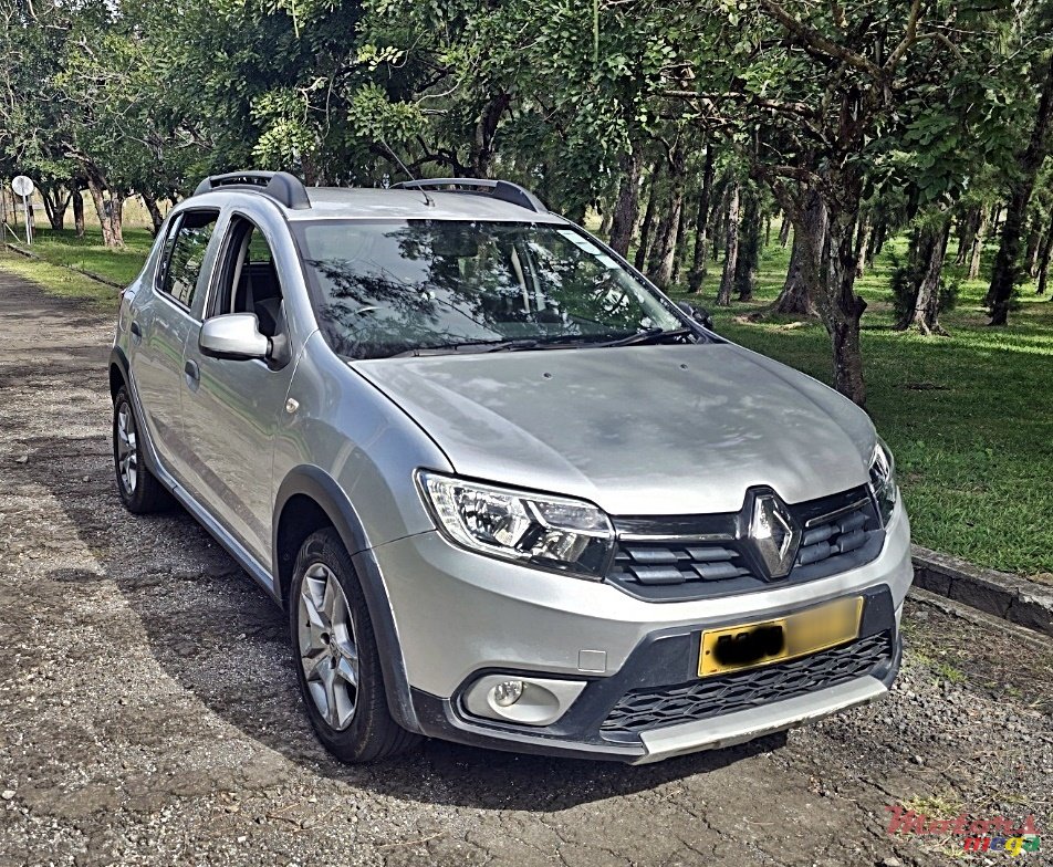 2020' Renault Sandero photo #1