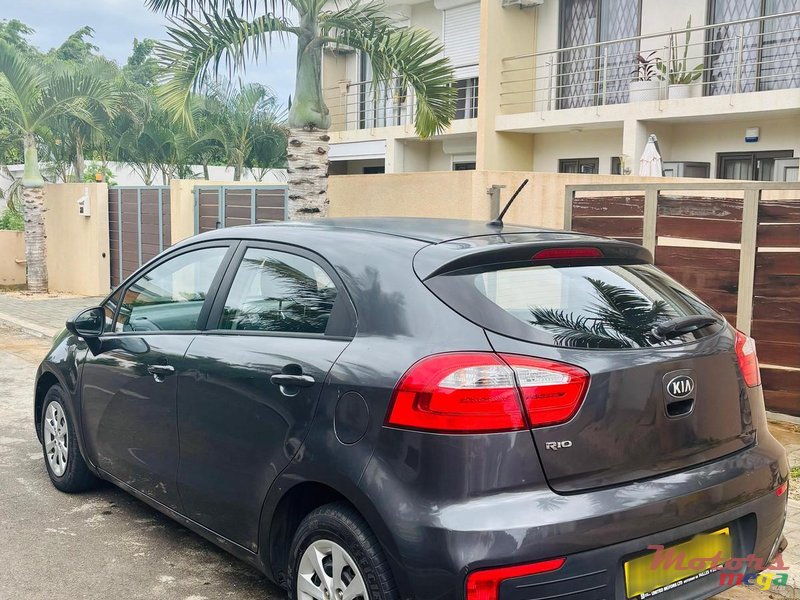 2015' Kia Rio photo #4
