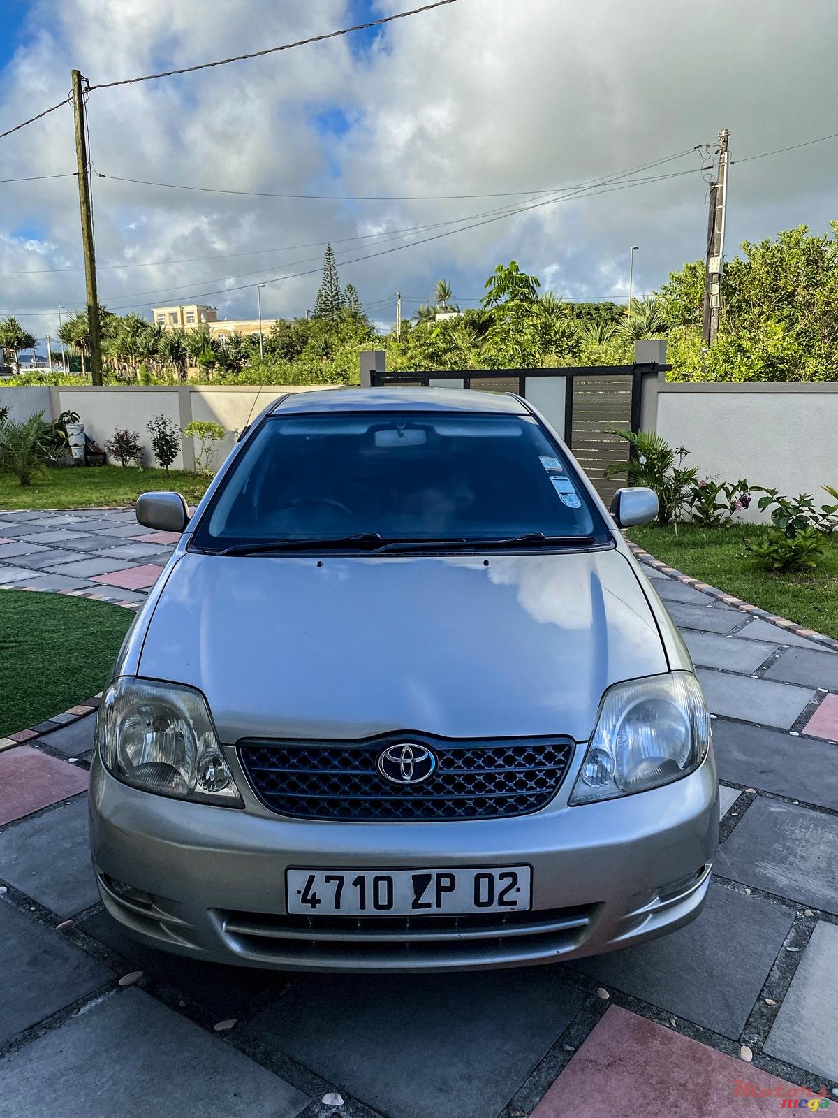 2002' Toyota Corolla Nze photo #2