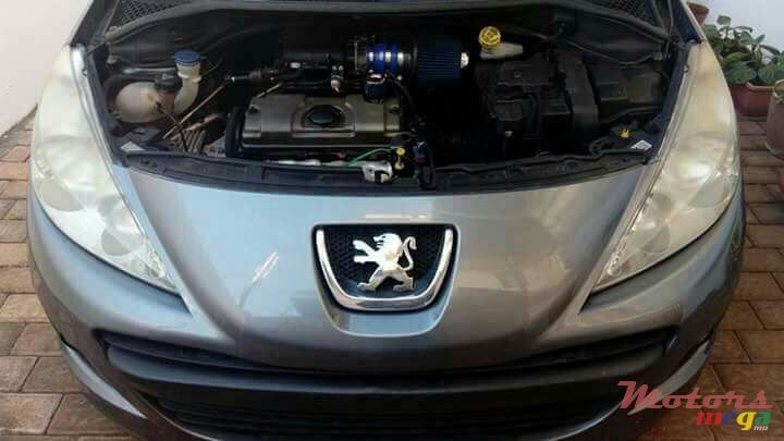 2011' Peugeot 207 photo #2