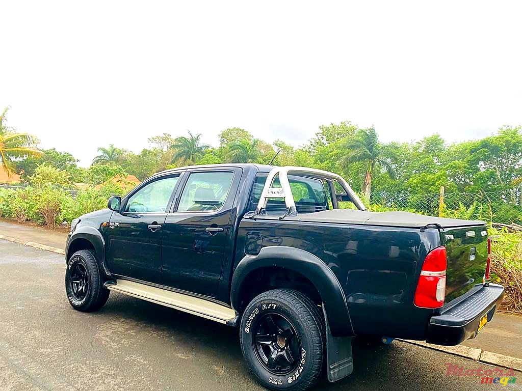 2014' Toyota Hilux any photo #3