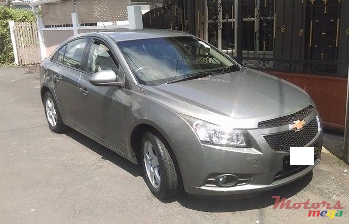 2010' Chevrolet Cruze photo #1
