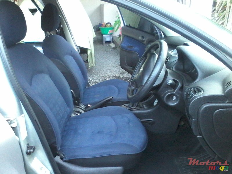 2002' Peugeot 206 photo #4