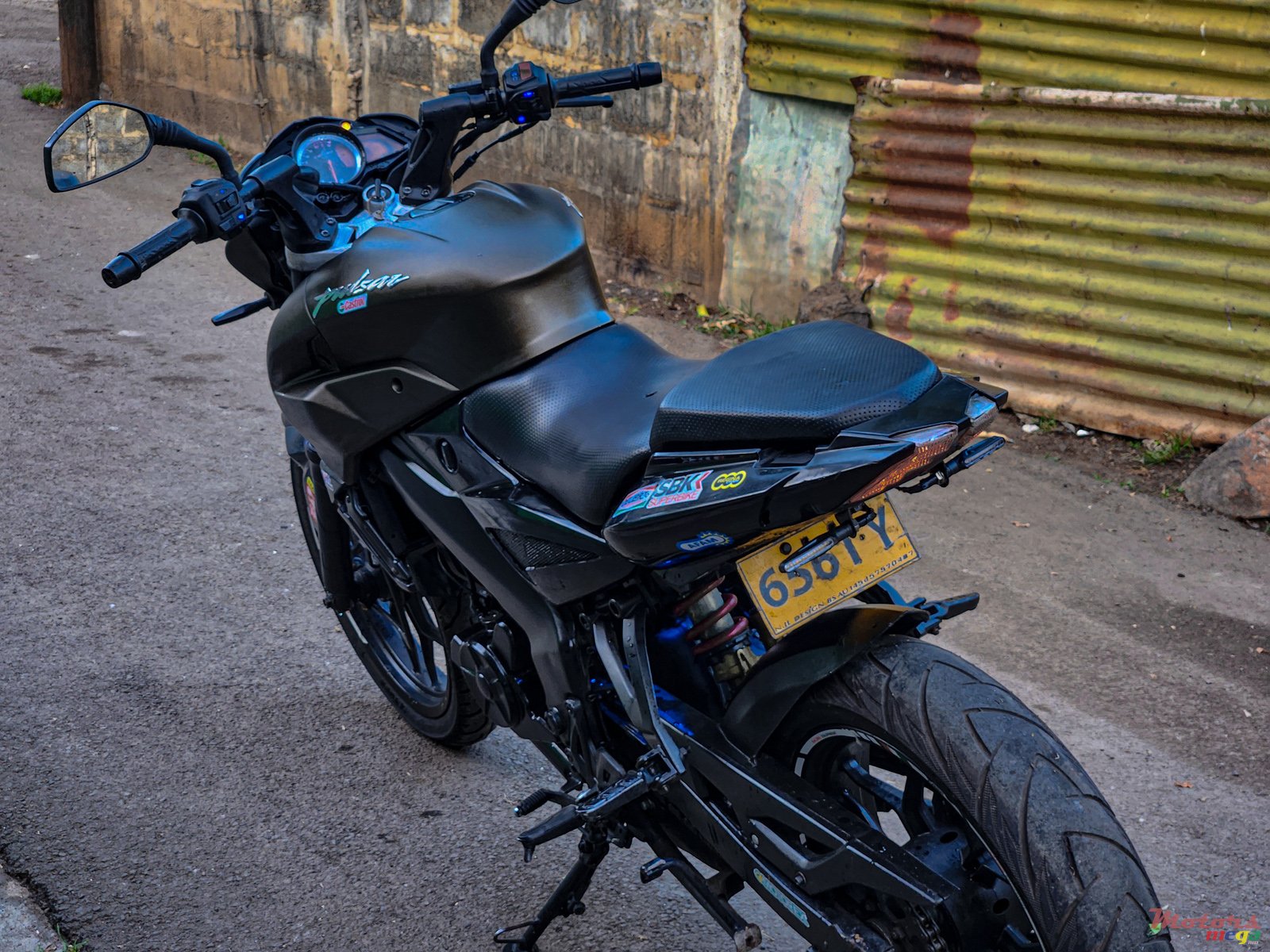 2014' Bajaj photo #3