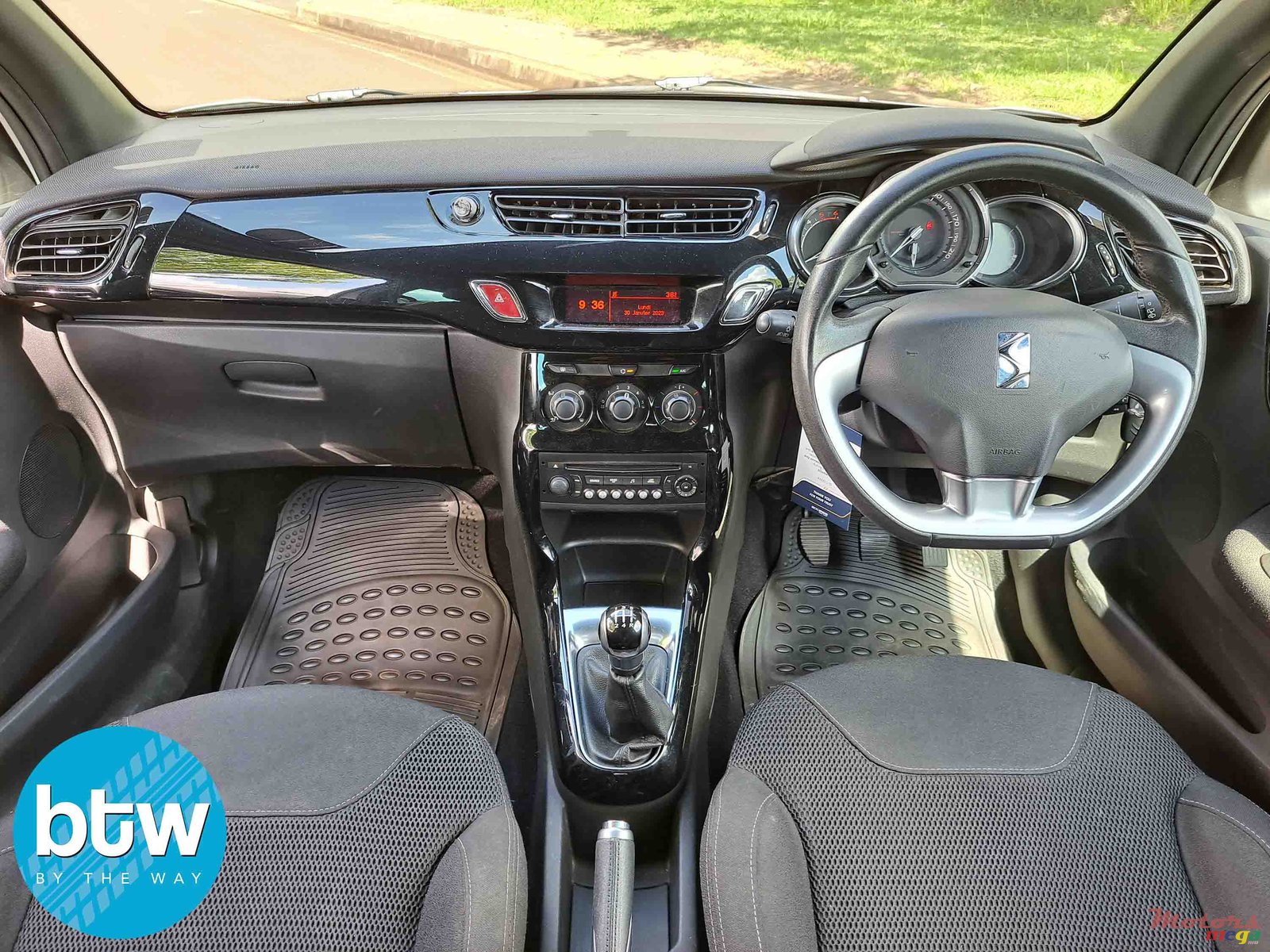 2016' Citroen DS3 photo #6