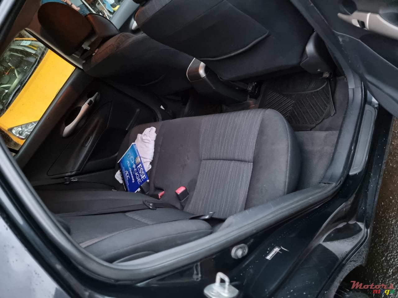 2009' Toyota Auris photo #5