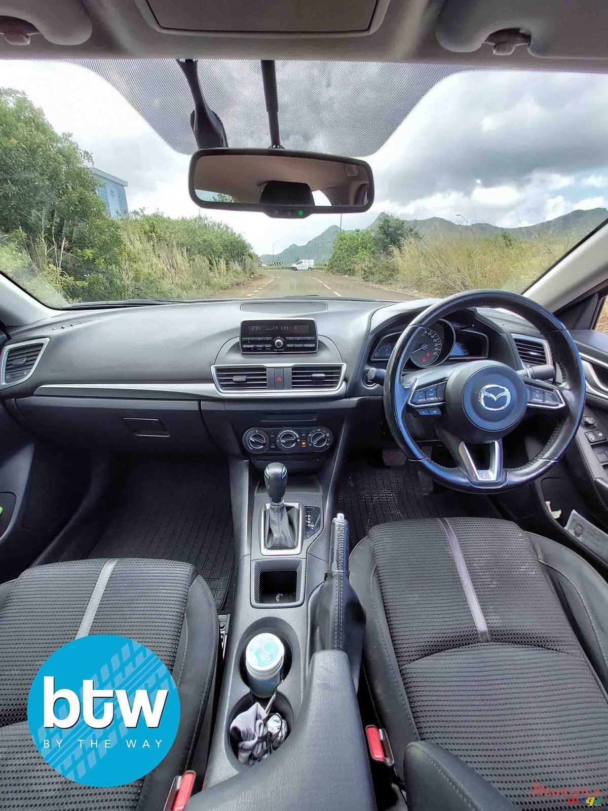 2017' Mazda 3 photo #6