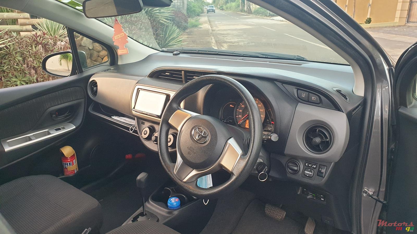 2016' Toyota Vitz photo #6