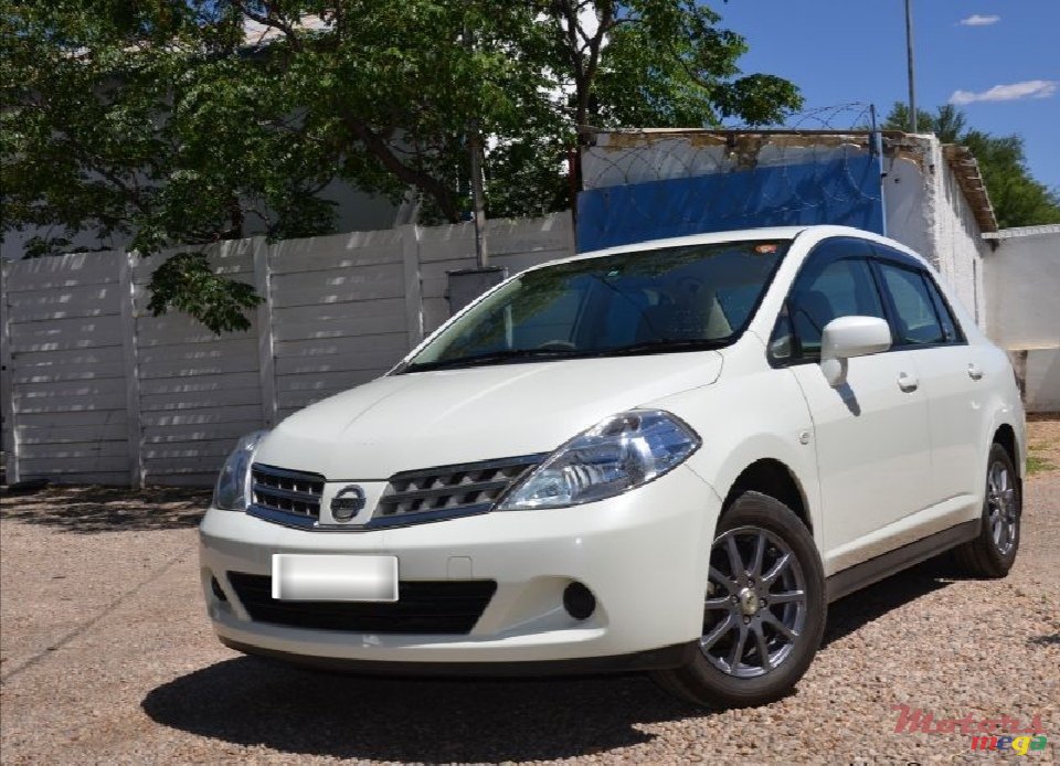 2008' Nissan Tiida photo #2