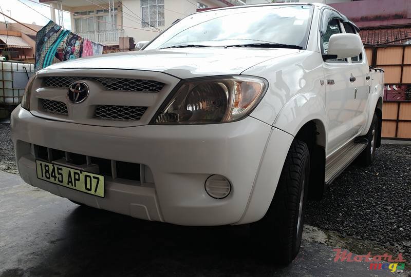 2007' Toyota Hilux photo #3