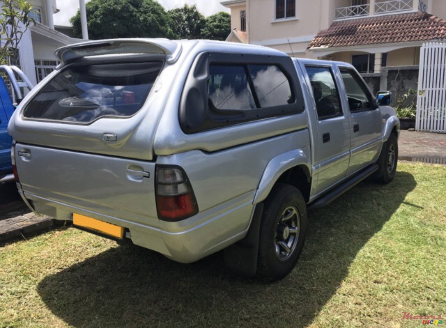 2004' Isuzu photo #4