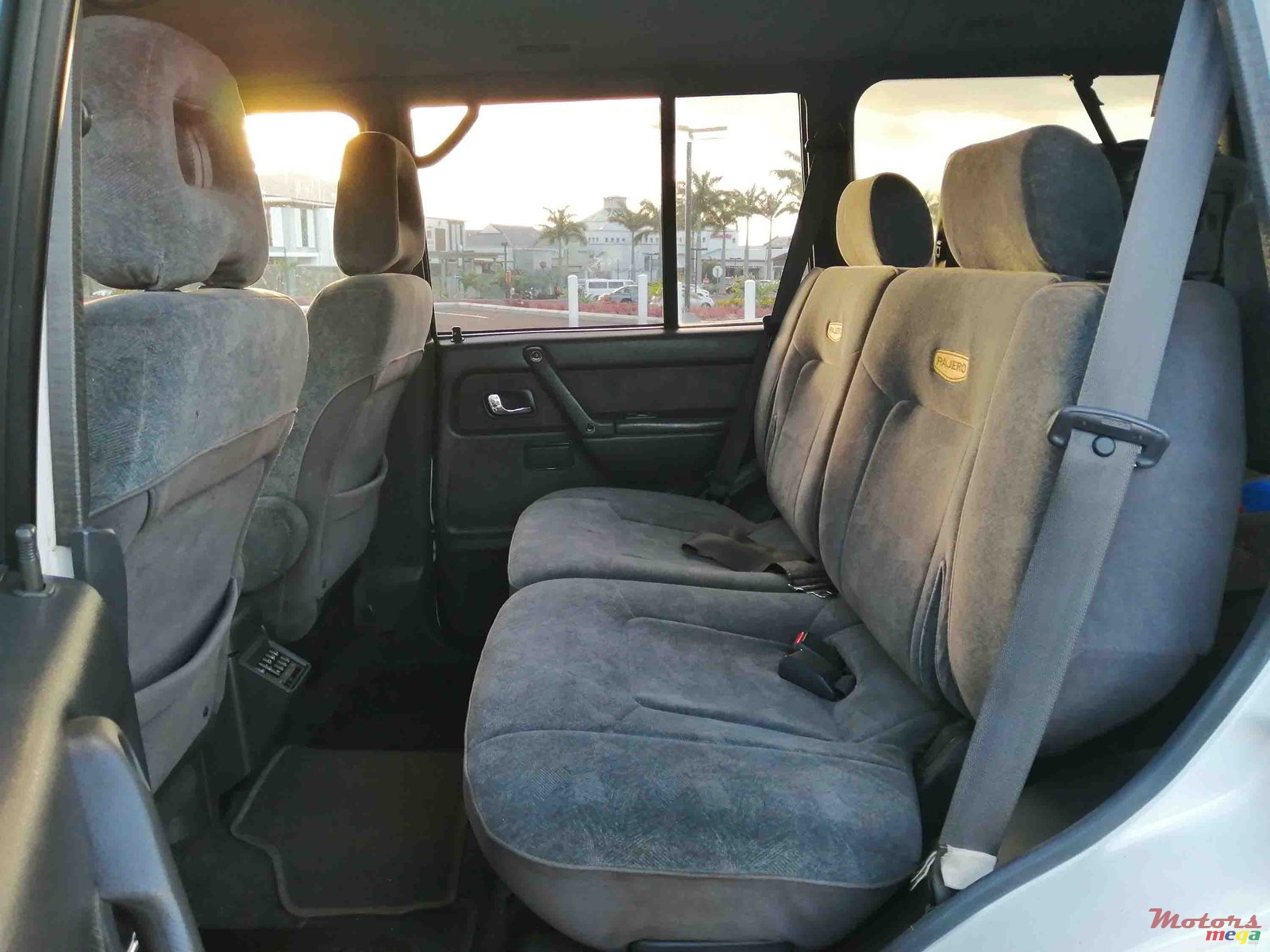 1996' Mitsubishi Pajero photo #5