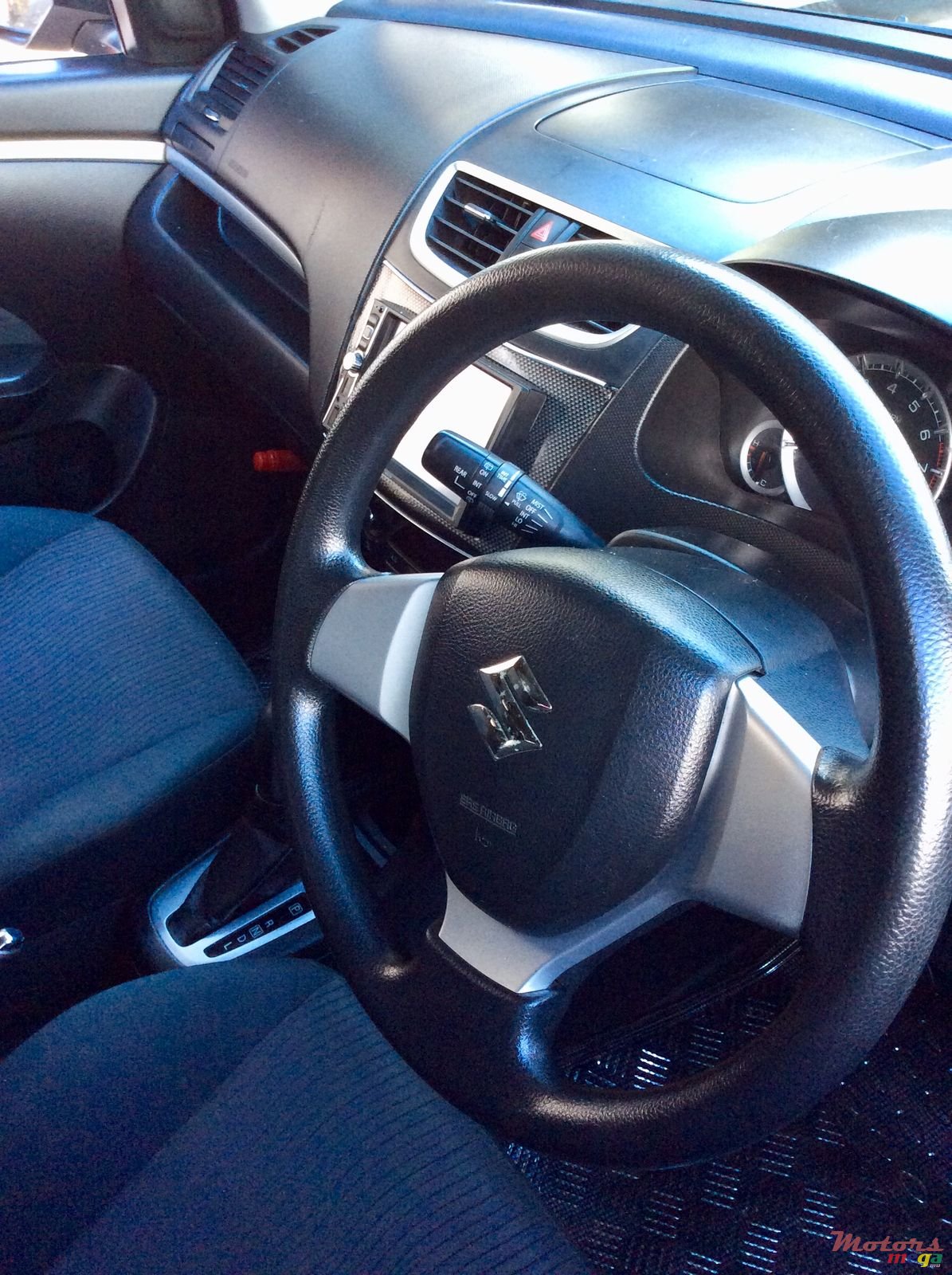 2013' Suzuki Swift photo #3