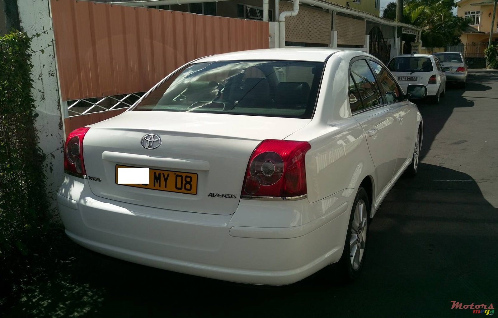 2008' Toyota Avensis photo #2
