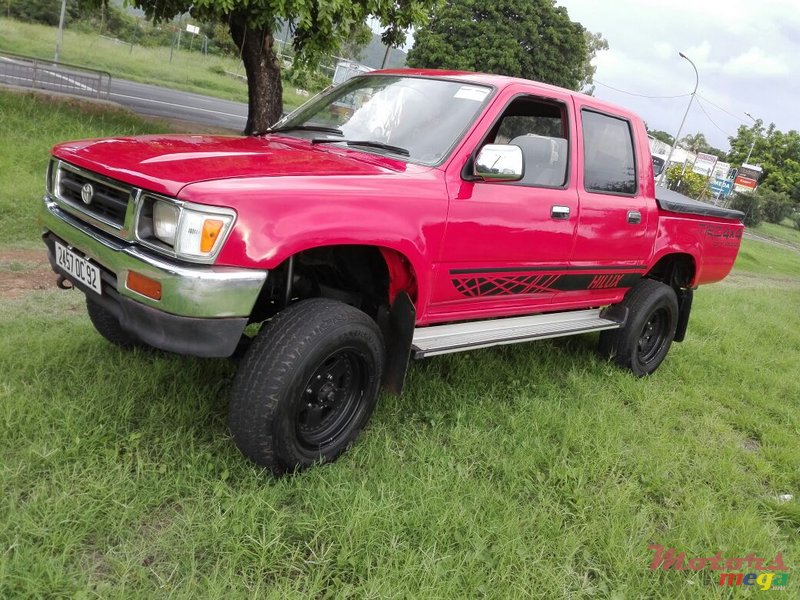 1992' Toyota Hilux 4x4 photo #4