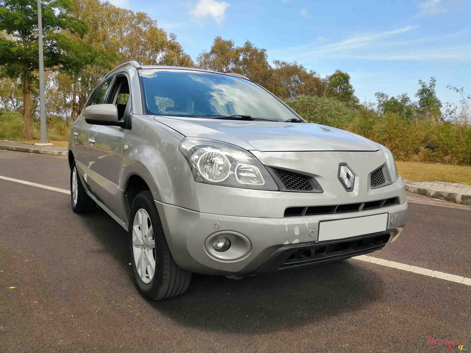 2009' Renault Koleos photo #1