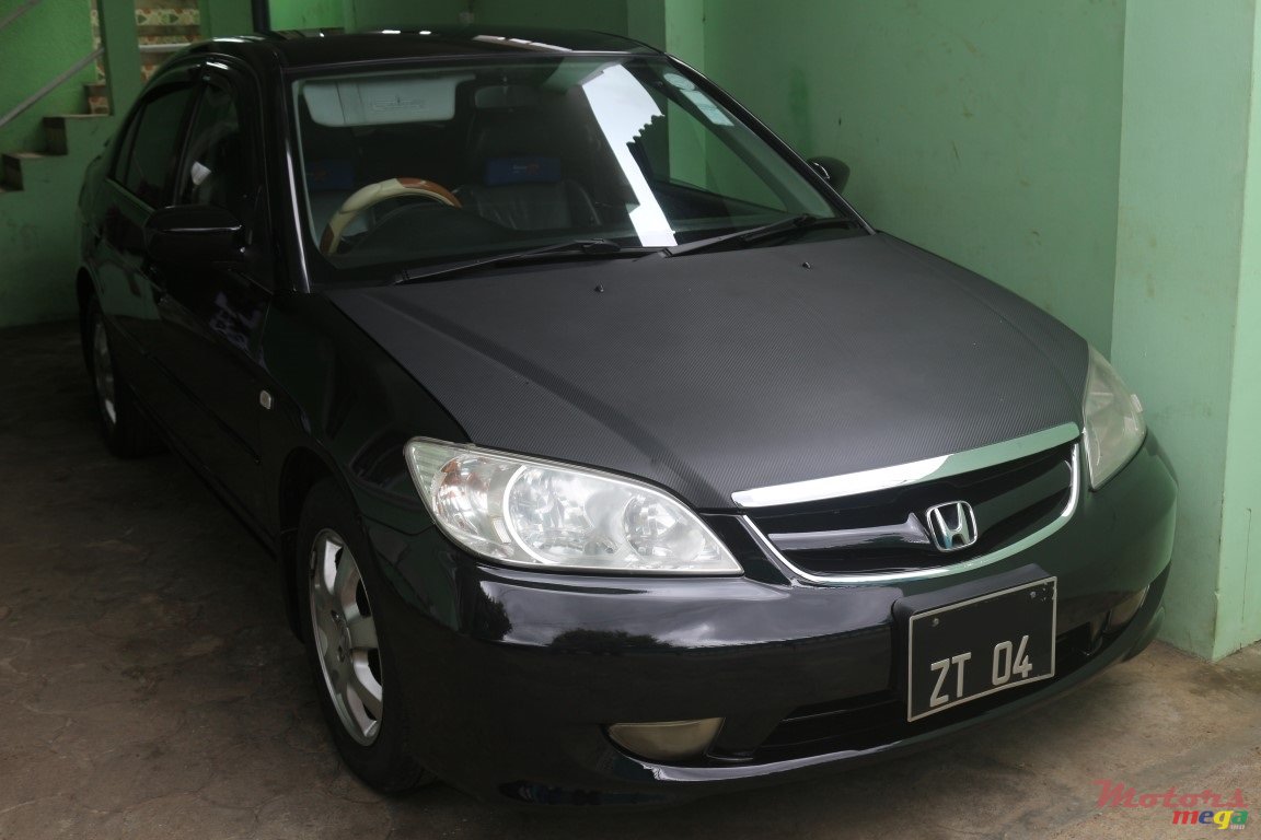 2004' Honda Civic Vtec Es8 photo #1