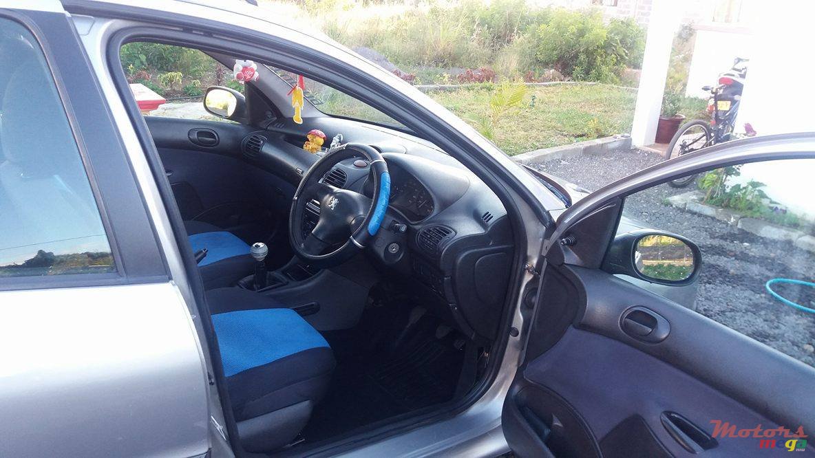 2001' Peugeot 206 photo #4