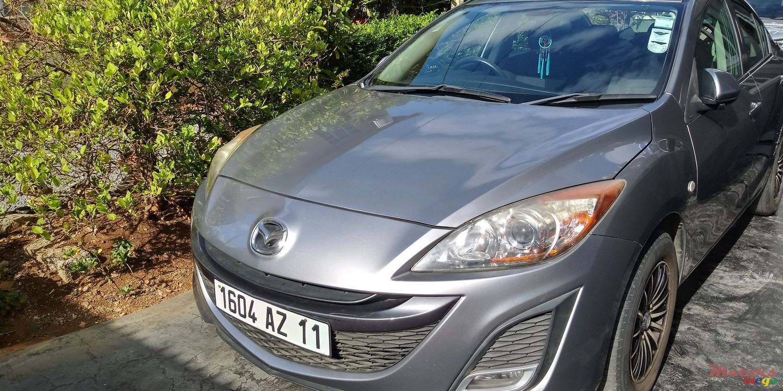 2011' Mazda Axela photo #3