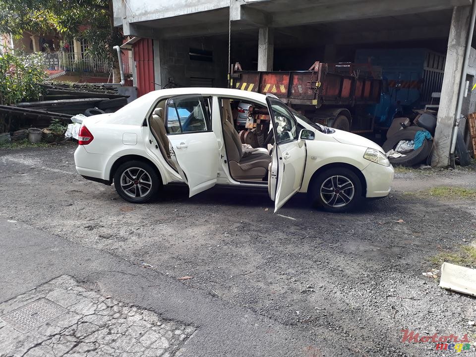 2006' Nissan Tiida photo #7