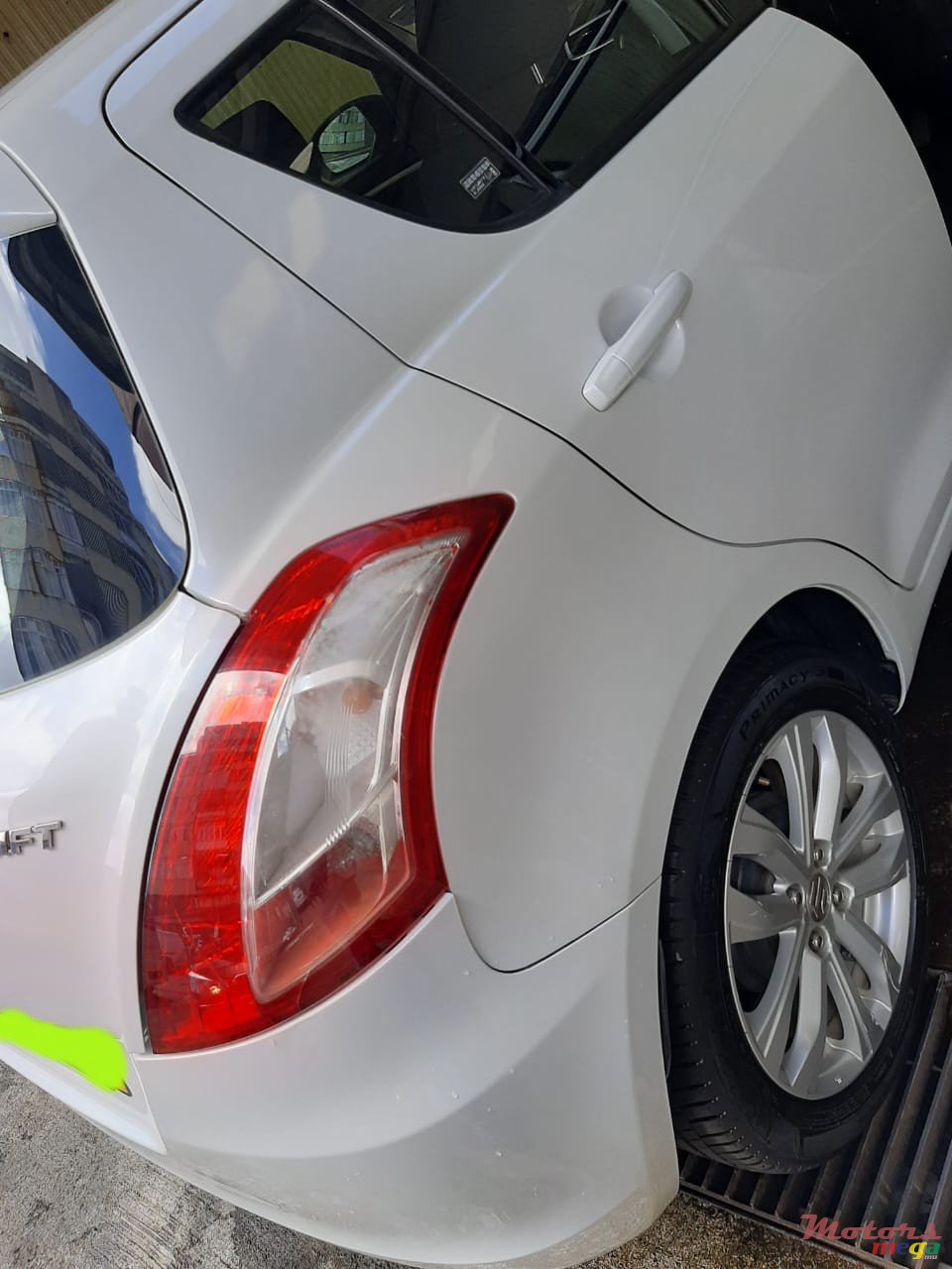 2015' Suzuki Swift photo #4