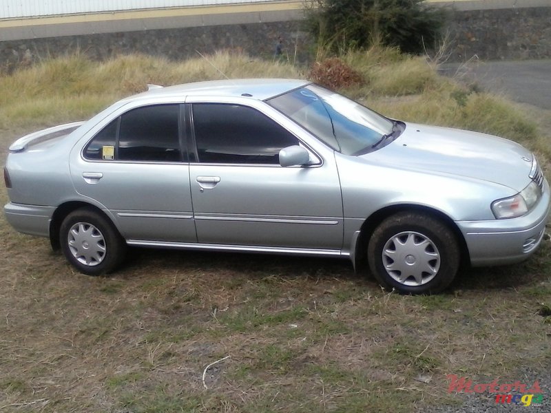 1998' Nissan Sunny photo #1