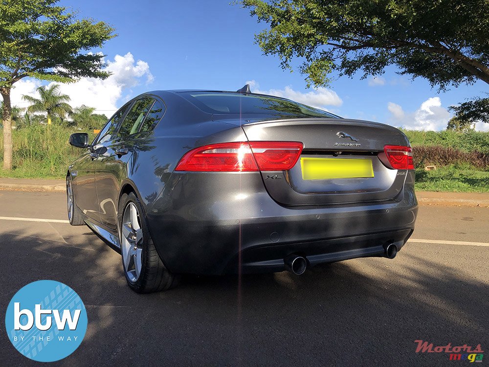 2016' Jaguar XE photo #3