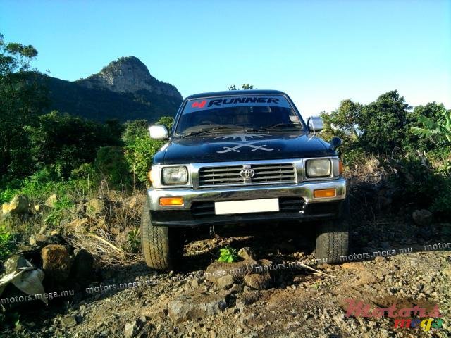 1995' Toyota HILUX 4X4 photo #4