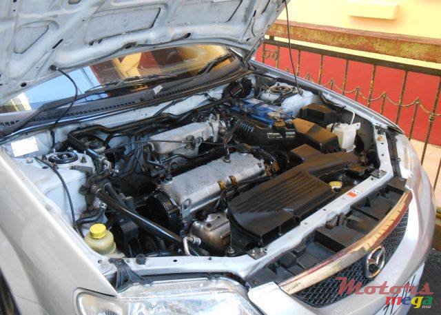 2004' Mazda 323 photo #3