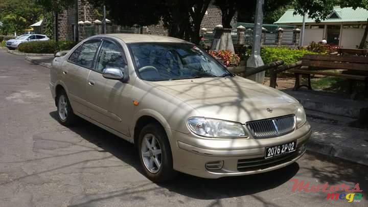 2002' Nissan Sunny photo #1