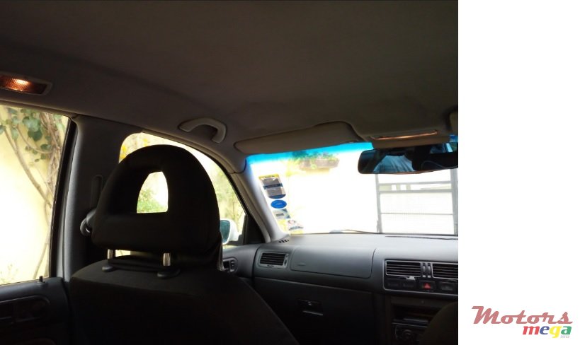 2001' Volkswagen Bora photo #4