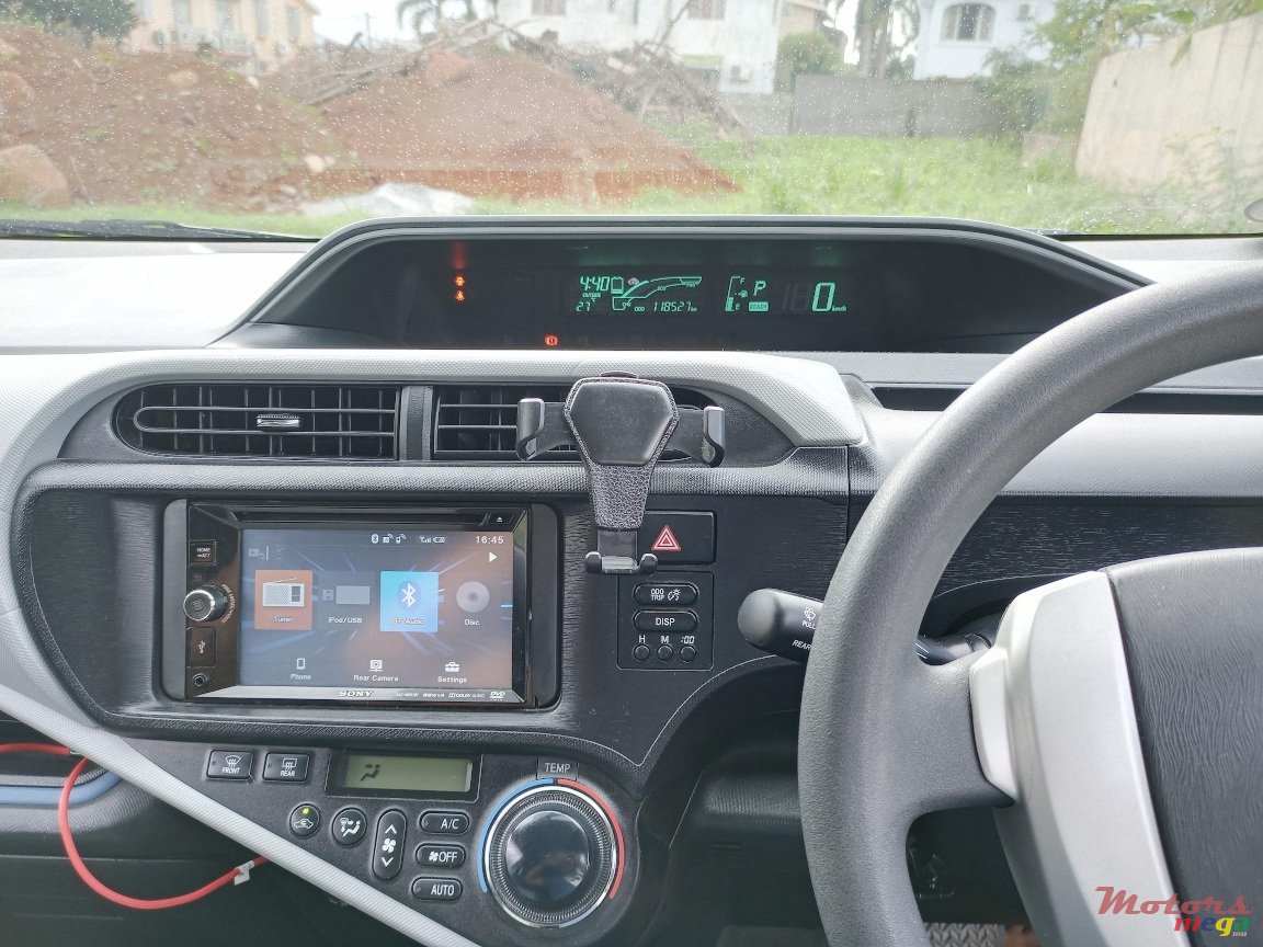 2014' Toyota Aqua photo #5