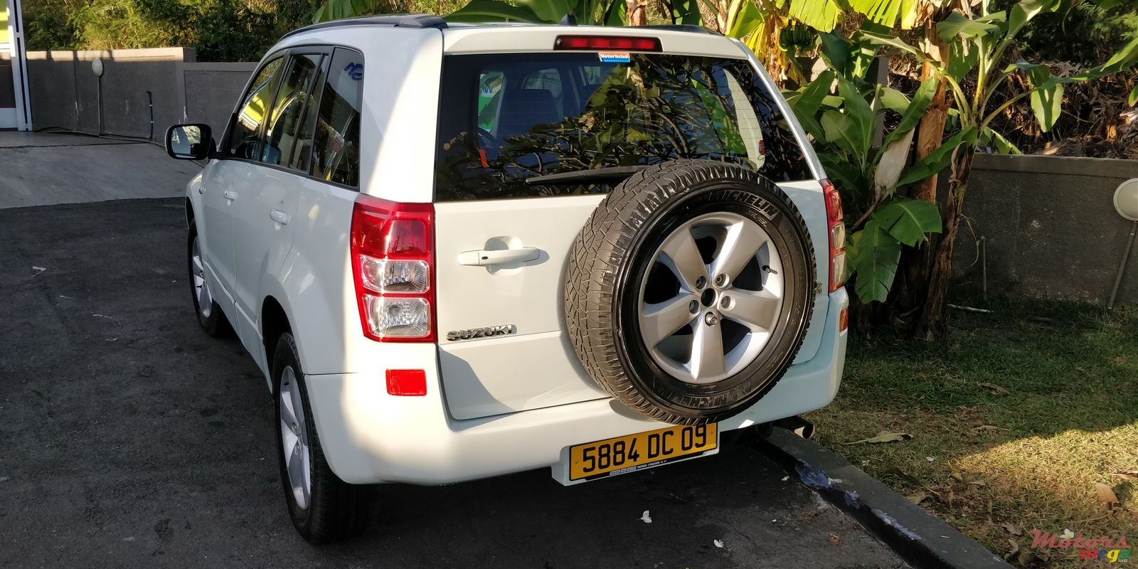 2009' Suzuki Grand Vitara photo #6