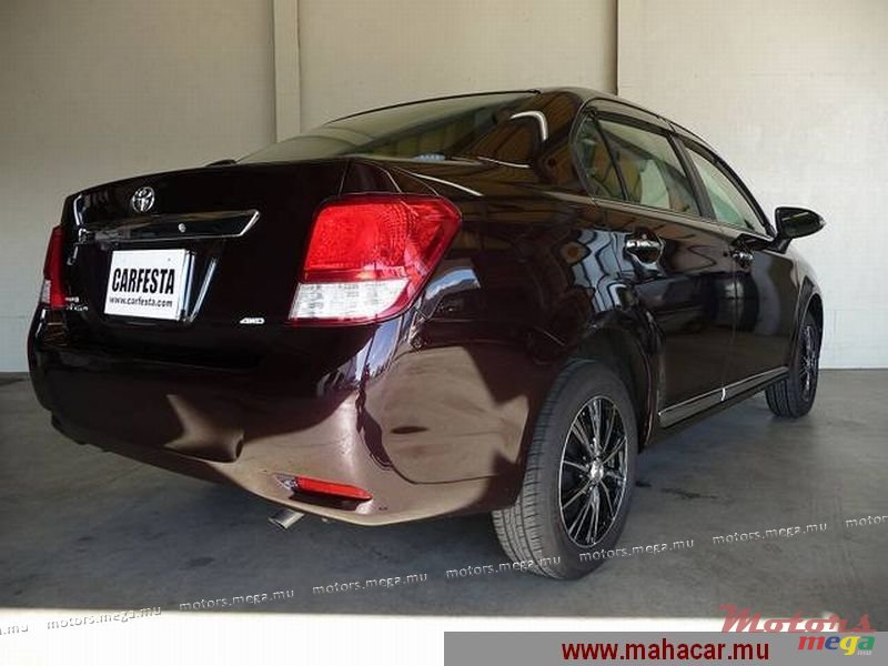 2012' Toyota Corolla Axio photo #3