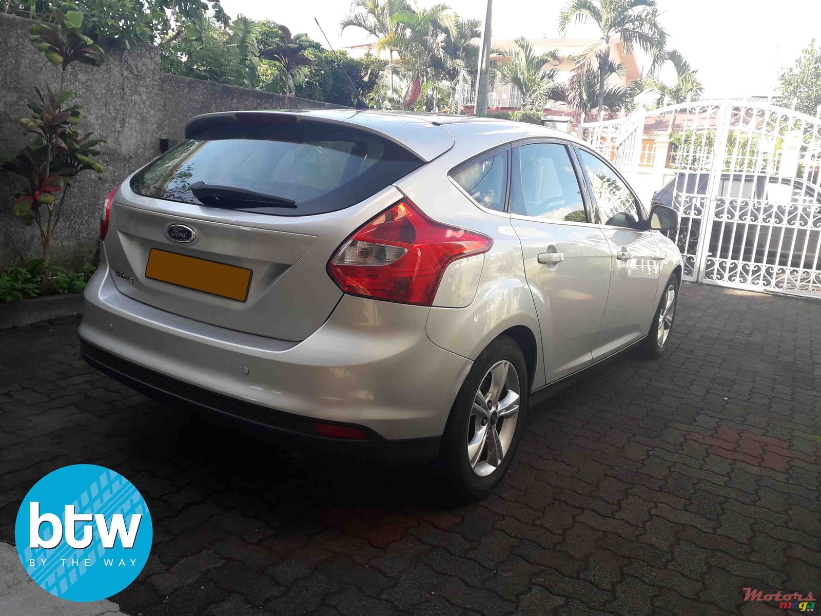 2012' Ford Focus photo #2